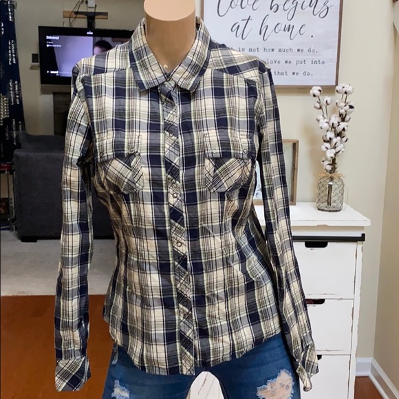 Long sleeve snap down plaid shirt - Picture 1 of 7